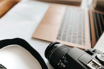 Laptop, camera, desk — Alexander Casino - Meilleur Casino en Ligne France.2313